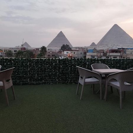 カイロ Three Golden Pyramids Bed & Breakfast エクステリア 写真