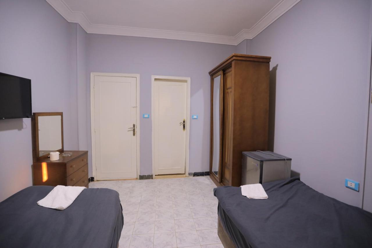 カイロ Three Golden Pyramids Bed & Breakfast エクステリア 写真