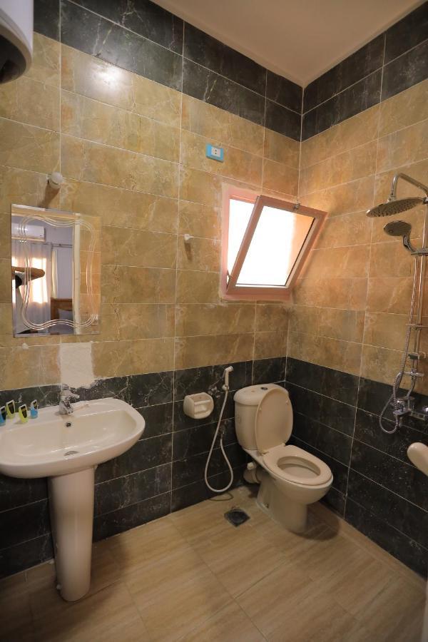 カイロ Three Golden Pyramids Bed & Breakfast エクステリア 写真
