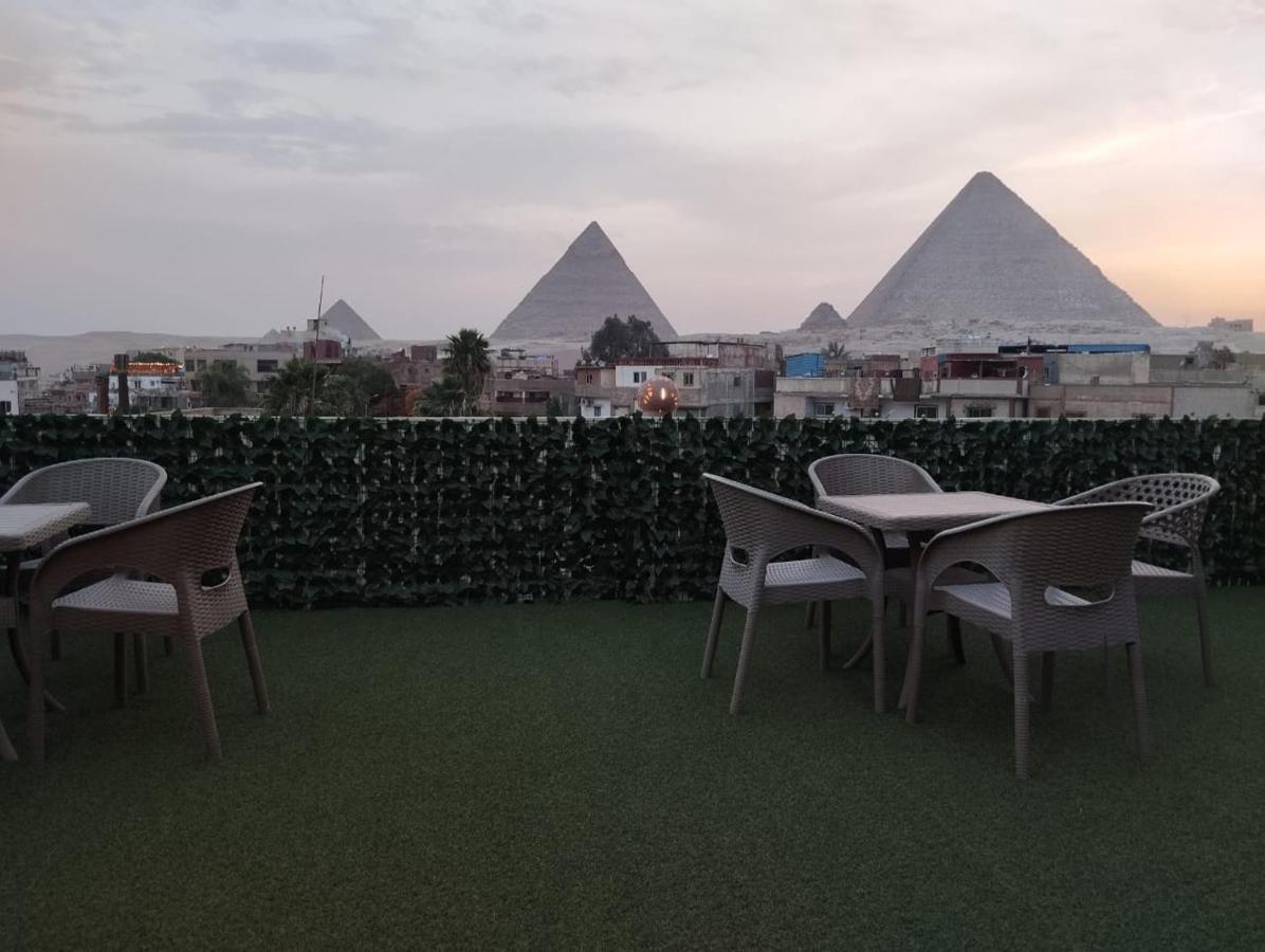 カイロ Three Golden Pyramids Bed & Breakfast エクステリア 写真